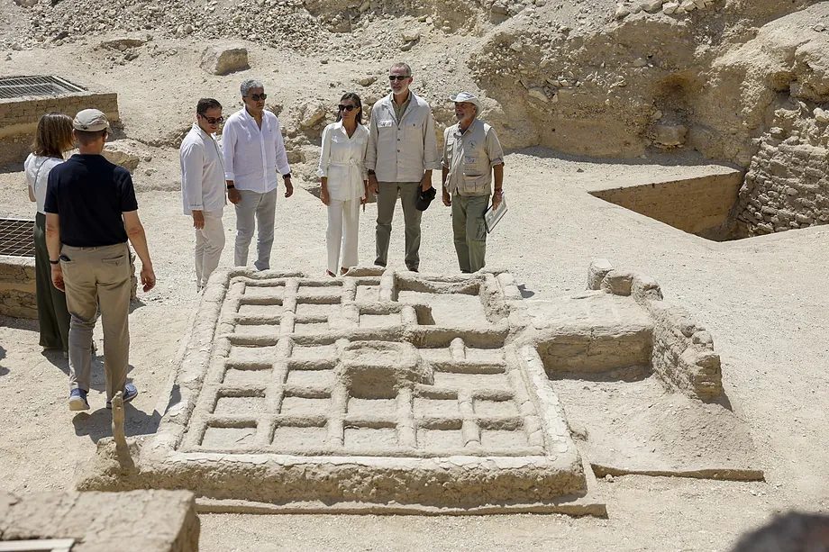 Španělští egyptologové seznamují královský pár s faraony: „Doufám, že španělské společnosti budou investovat i do jiných projektů než do fotbalu.“