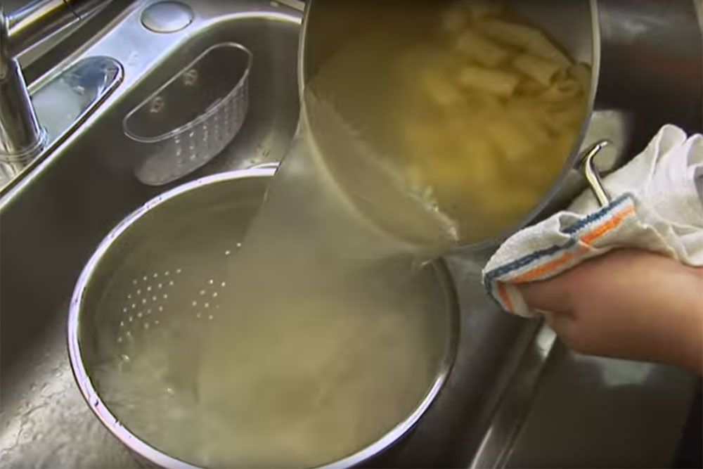 Už nikdy nebudu vylévat vodu z těstovin. Je těžké uvěřit, ale domácí lázeňské procedury nemají konkurenci.