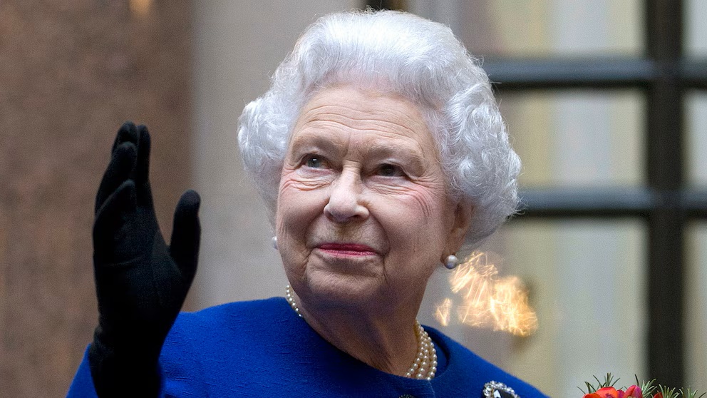 Tisíce za portrét Alžběty II.: důvody rozruchu kolem britských pamětních mincí