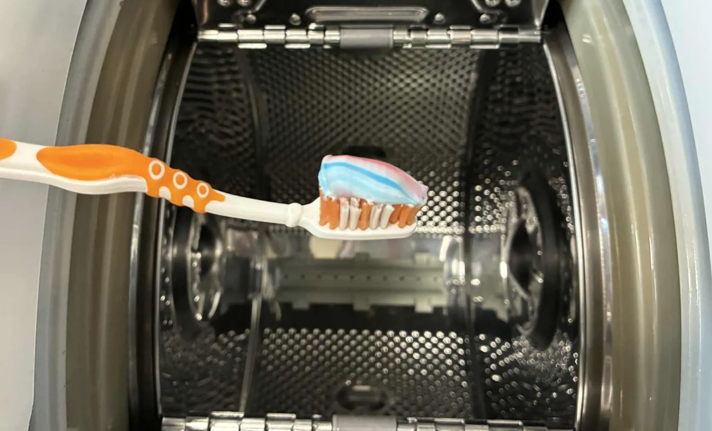 Vezmu trochu a hodím to do bubnu. Moje pračka vždycky září a voní