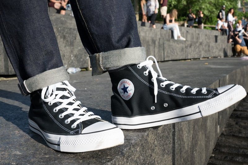 Jaká je funkce bočních otvorů v teniskách Converse: málokdo to ví