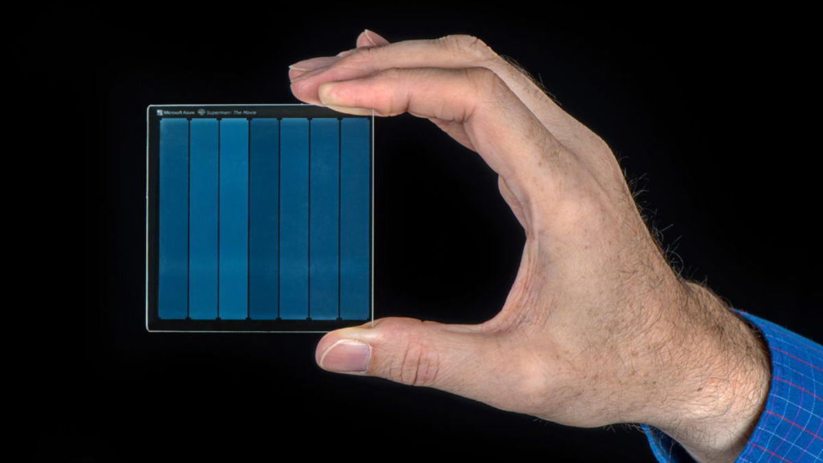 Sbohem, USB flash disky, paměťové karty a pevné disky! Nastal čas nezničitelných skel, která mohou ukládat soubory bez omezení