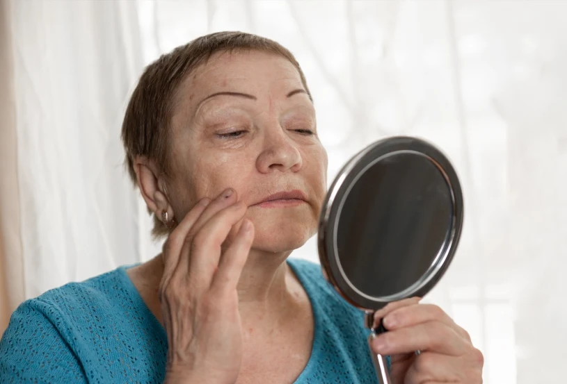 Napijte se trochu a zbytek naneste na obličej. Pleť bude hydratovaná a pružná.