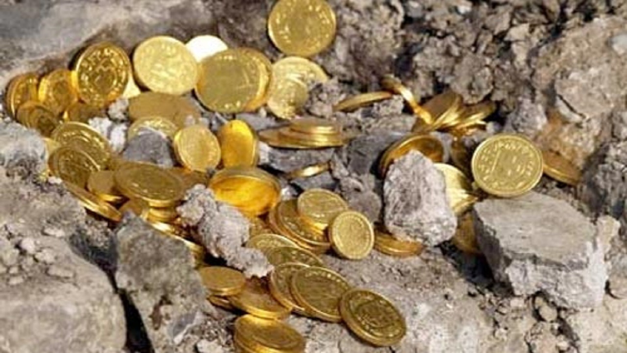 Impozantní nález: 1400 let starý byzantský poklad s 97 mincemi a drahokamy u břehů Galilejského moře