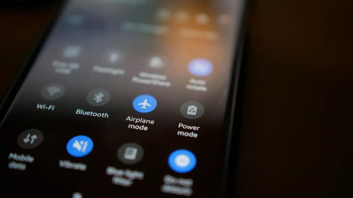 Proč je třeba při nabíjení telefonu aktivovat režim letadlo?