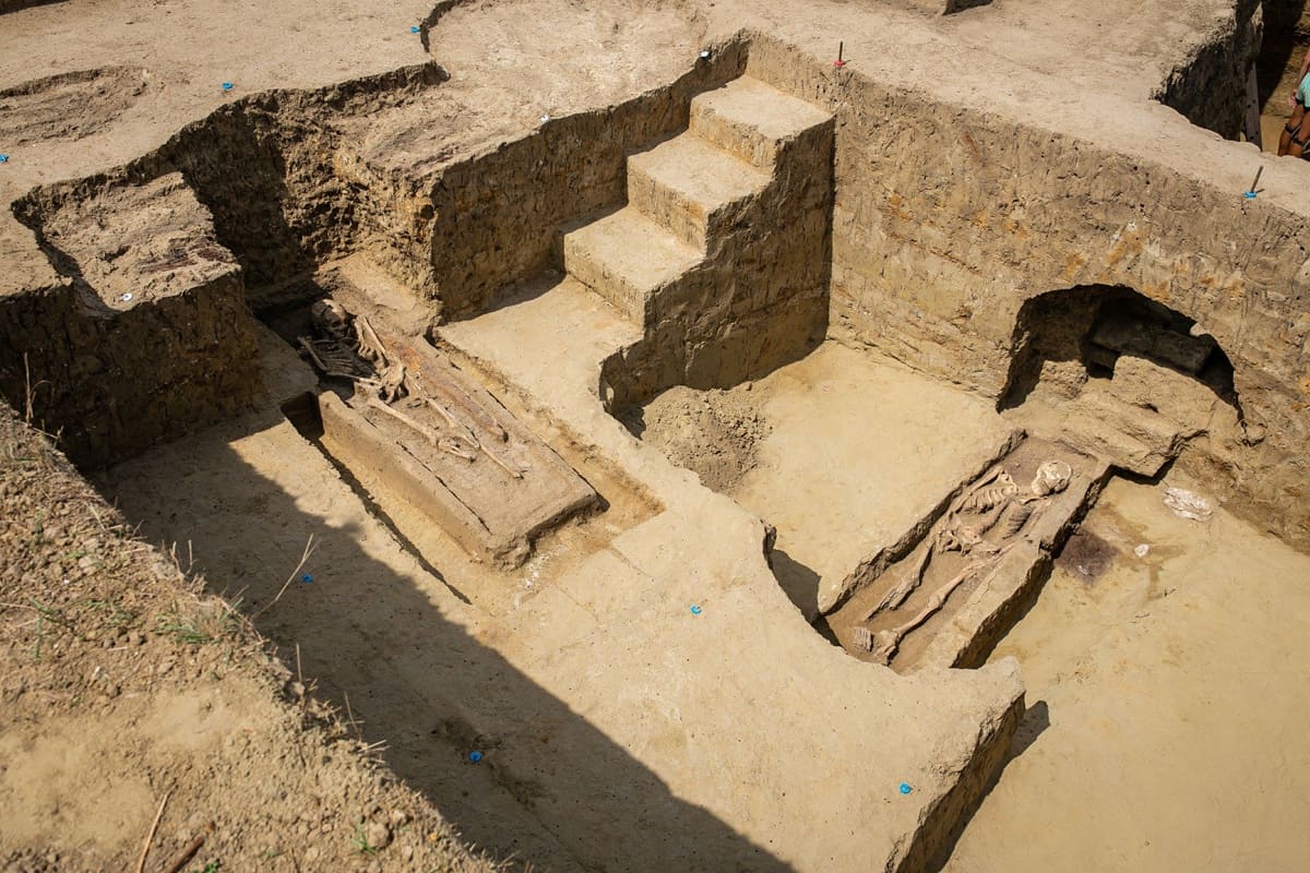 Za vlády Achnatona měli strážci dělnické čtvrti egyptského hlavního města píšťalky vyrobené z kosti.