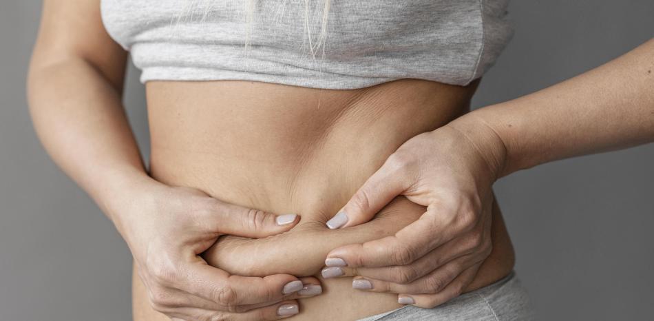 Osobní trenér: „Pokud si myslíte, že cvičení na břišní svaly vám pomůže snížit množství tuku v této oblasti, mýlíte se; tuk z břicha nelze odstranit přímo.“