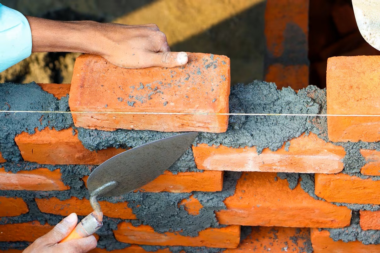 Sbohem, tradiční cement: vědci vytvořili první „živý“ cement na světě, který je schopen generovat energii a změnit historii stavebnictví