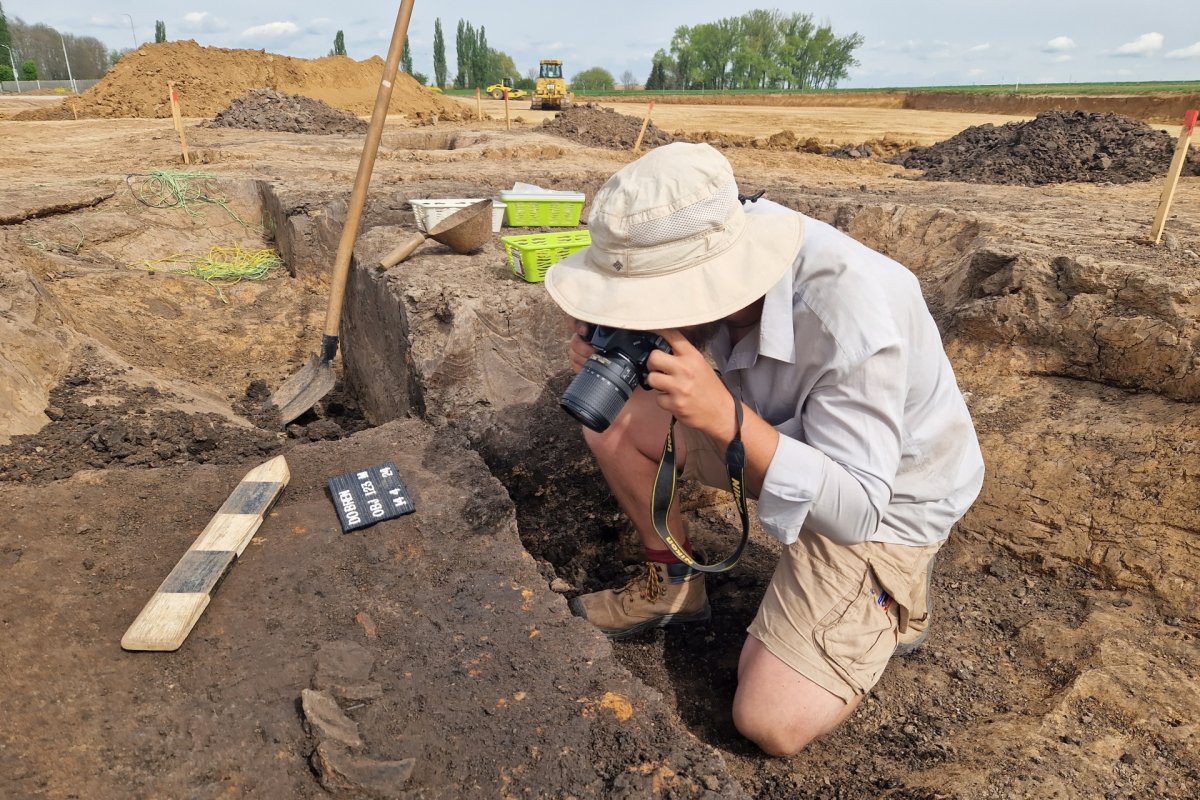 Archeologický závod s časem vedl k objevu prehistorického osídlení v České republice