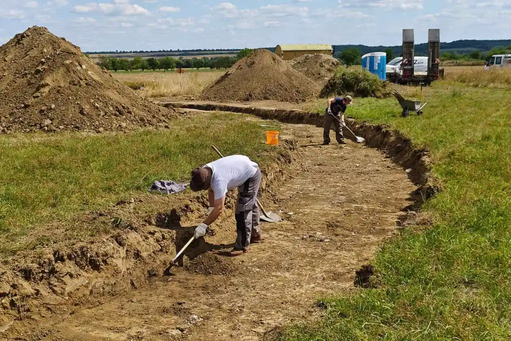 Pravěký nález, který může přepsat historii Evropy: v Rakousku byly objeveny obřadní kruhy, starší než Stonehenge