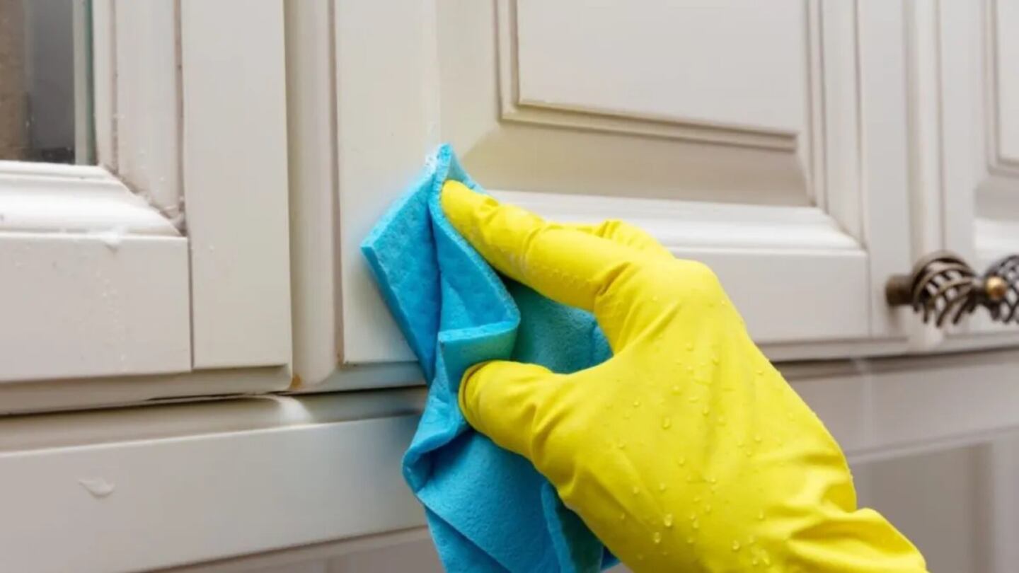 Ne do salátu: Jaký je účel smíchání olivového oleje s octem a proč se to doporučuje?