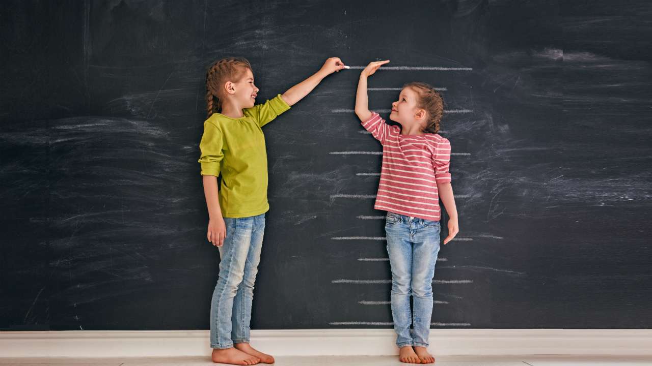 Proč se neustále srovnáváme s ostatními: jak nám tento zvyk krade energii a čas?