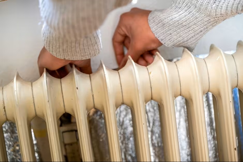Než nastanou opravdové zimní mrazy, můžete provést jeden jednoduchý úkol, aby byl váš dům teplejší, aniž byste museli zapínat topení na plný výkon.