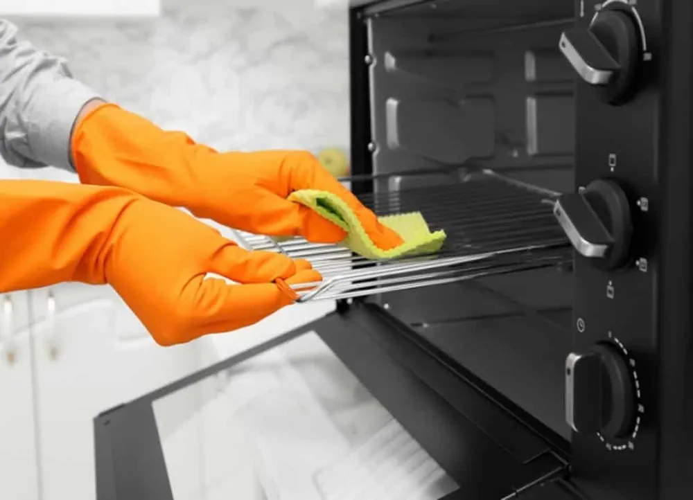 Jednoduchý trik, jak vyčistit elektrickou troubu a udělat ji jako novou pomocí jediného domácího ingredience