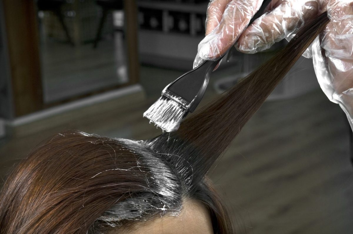 Jak se zbavit šedivých vlasů navždy: domácí prostředek bez barviv a chemikálií, který obnovuje barvu vlasů