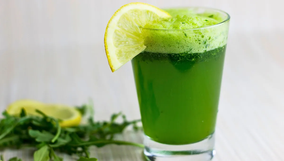 Smoothie z jablek, špenátu a zázvoru: nápoj, který je zlatem pro zdraví organismu
