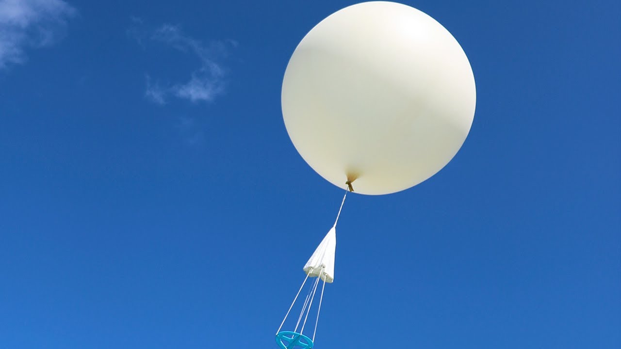 Meteorologický sondážní balón se ve vzduchu srazil s letadlem Boeing 737, což ho donutilo k nouzovému přistání ve státě Utah.