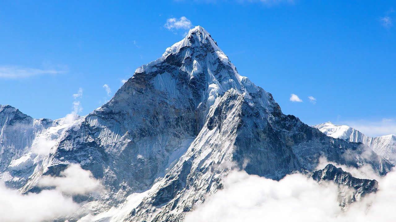 Everest je trpaslík ve srovnání s nejvyšší horou sluneční soustavy.