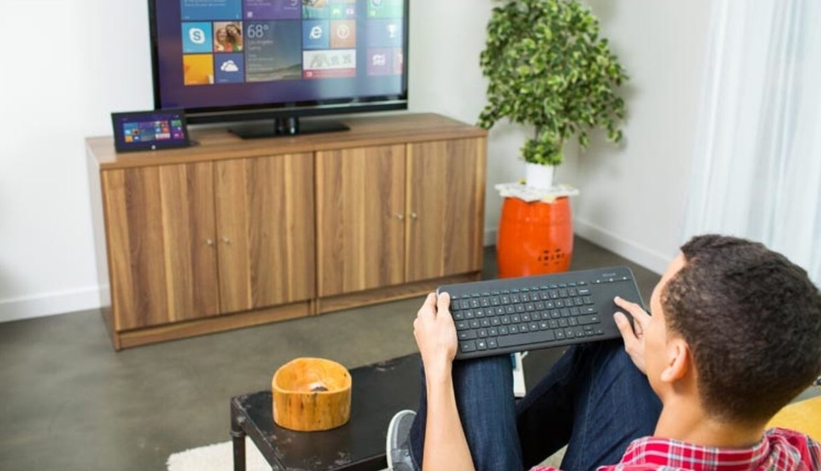 USB port vašeho televizoru má několik funkcí, o kterých jste možná dosud nevěděli: lze jej použít nejen k prohlížení filmů z přenosného úložiště.
