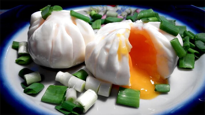 Proč přidávat ocet do pánve při smažení vajec?