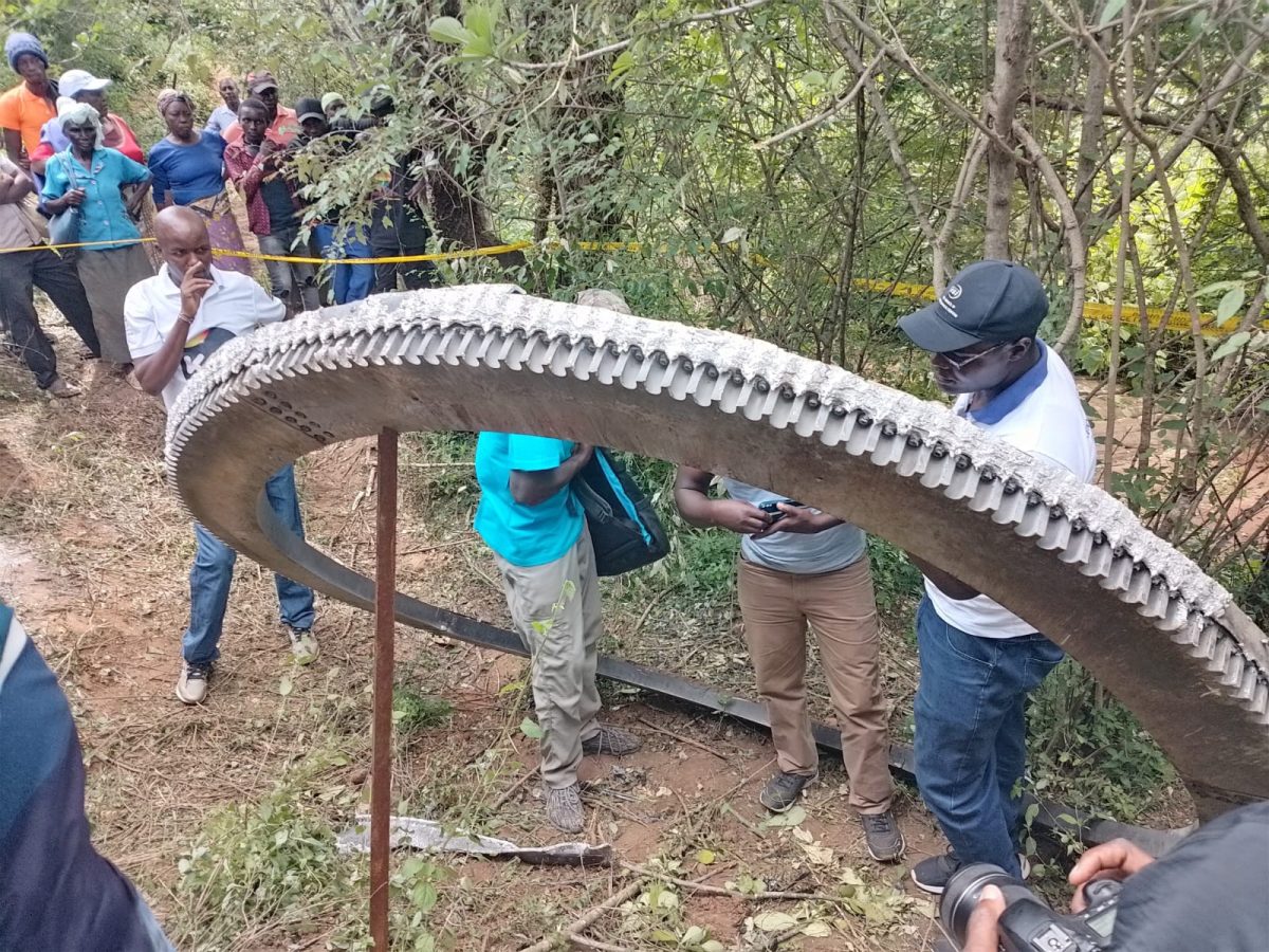 Vzácný kovový prsten o hmotnosti 500 kg spadl do Afriky a potvrdil tak jedno z dávných podezření ohledně vesmíru.