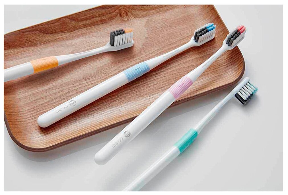 Ne jednou denně, ne jednou za dva měsíce: kdy je nutné dezinfikovat zubní kartáček, aby se zničily bakterie?