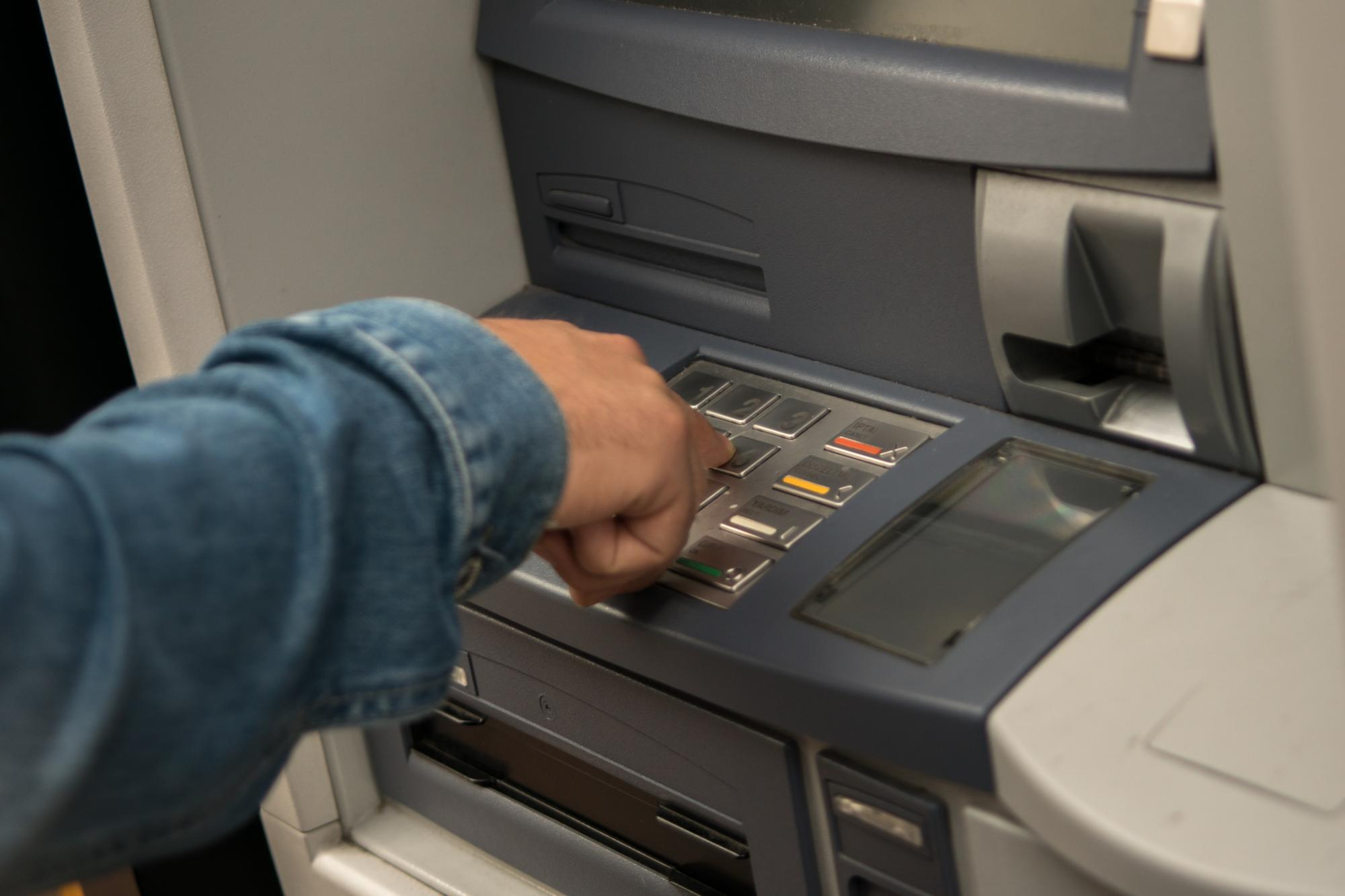 V této zemi jsou bankovní účty ohroženy: banka zablokuje všechny, kteří nesplňují tyto požadavky