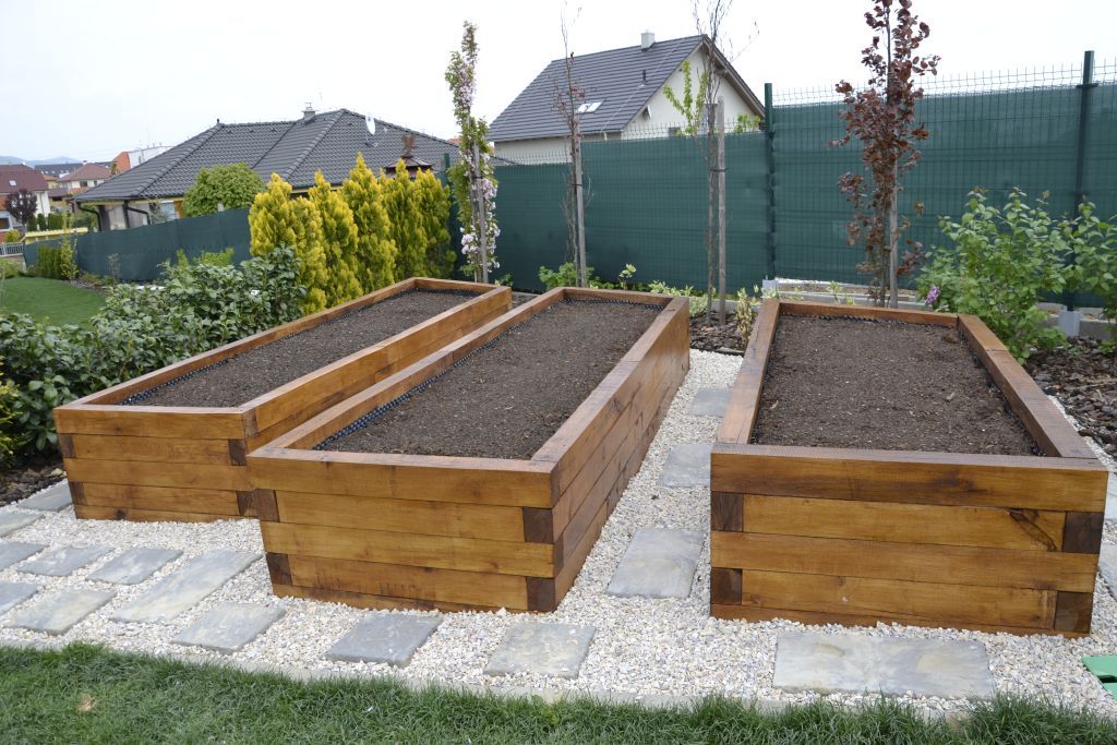 Začínající zahradník dostává varování po zveřejnění fotografií svého vysokého záhonu na internetu: „Přemýšlím, jestli mám začít znovu od začátku.“