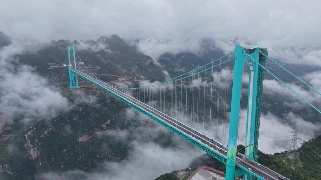 V Číně byl otevřen nejdelší visutý most na světě!