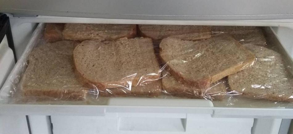 Takto může zmrazení chleba ovlivnit hladinu glukózy v krvi. Studie ukazují