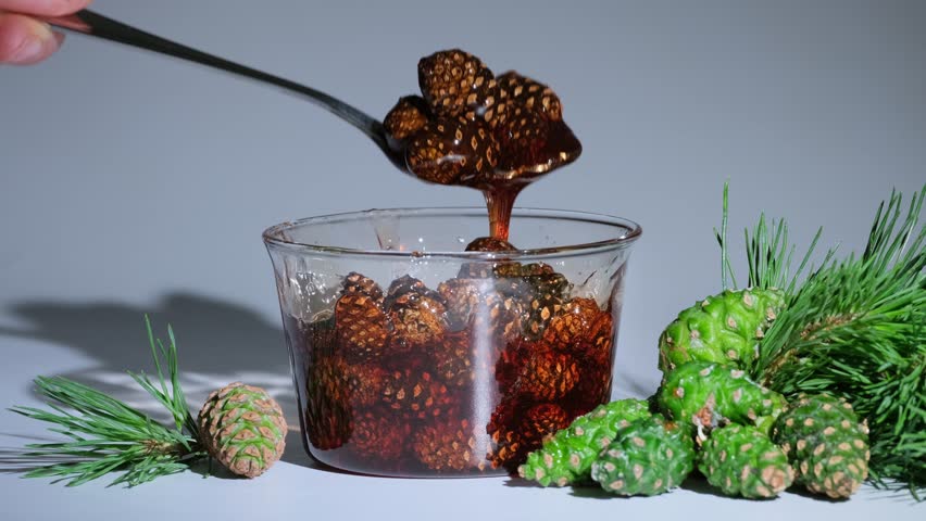 Funguje lépe než sirupy proti kašli z lékárny. Moje matka a babička ho připravovaly každý rok.