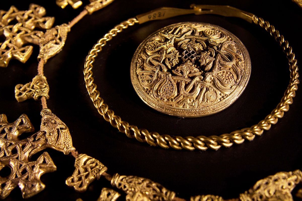 V neznámé keltské osadě byly objeveny nádherné poklady ze zlata a stříbra.