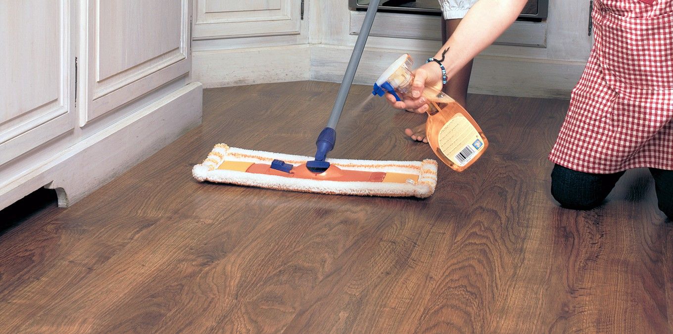 Odborník zakazuje vodu: zde je návod, jak správně čistit parketové a laminátové podlahy.