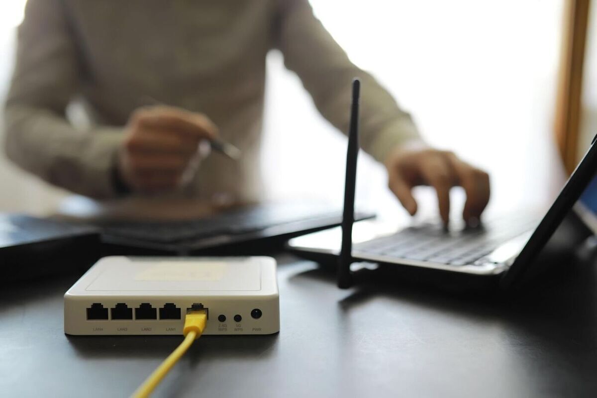 Jak zjistit, zda se soused bez povolení připojuje k WiFi ve vašem domě, a co dělat, abyste tento problém vyřešili