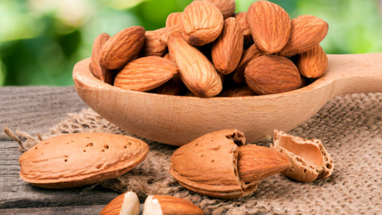 Mandle nebo pistácie: které ořechy jsou prospěšnější pro srdce a hladinu cukru v krvi?