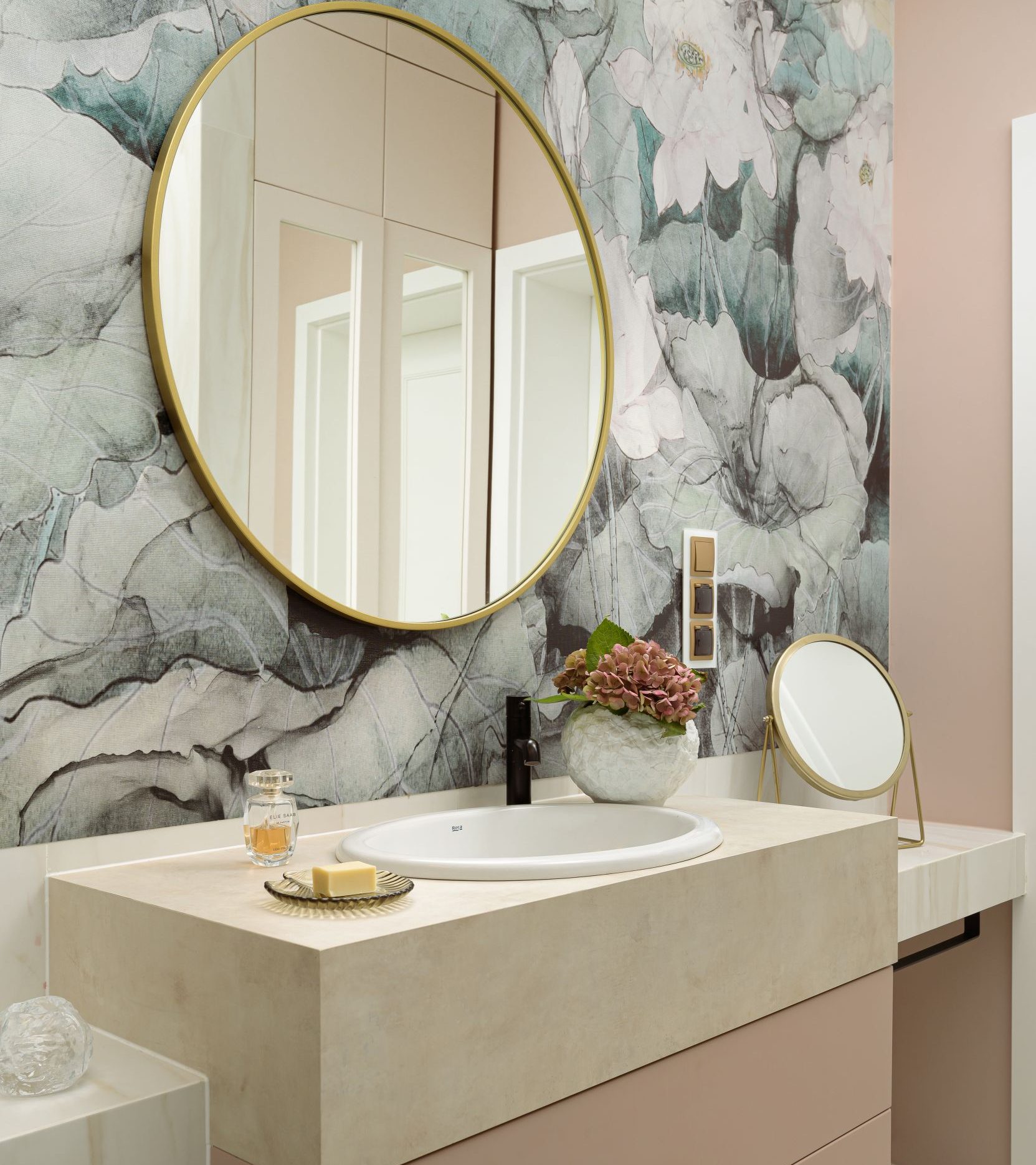 Dlaždice patří minulosti. Architekti vyzdvihují tři materiály, které vypadají mnohem lépe