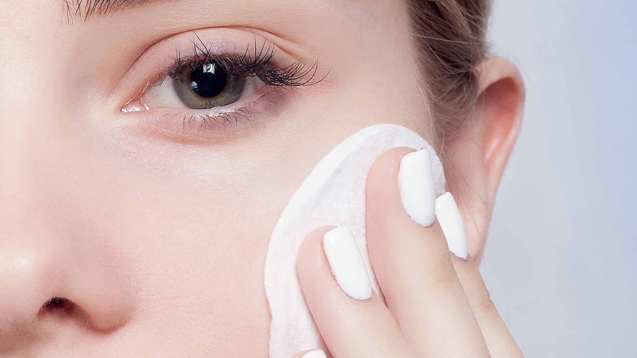 Na podzim a v zimě ho nanáším na obličej. Vyživuje a chrání před vysušením.