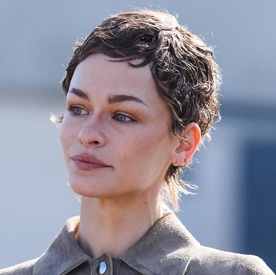 Od „pixie“ po „long bob“: nejvýhodnější účesy pro každý věk