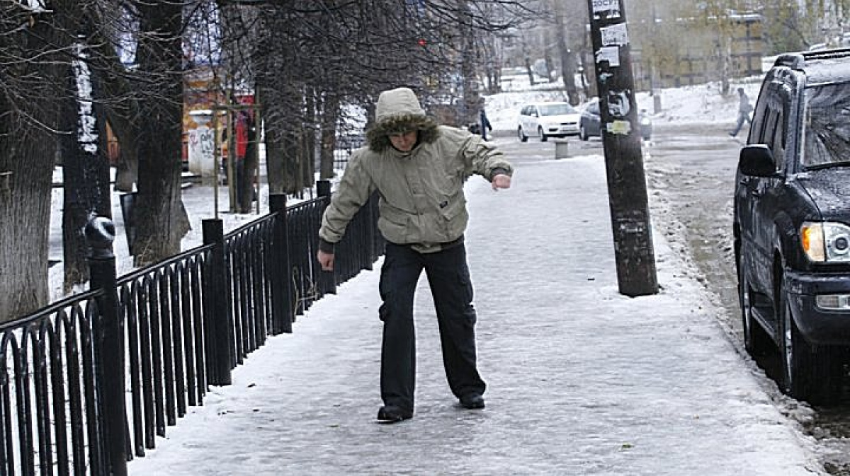 Už žádné pády na kluzkých chodnících. Přilepte si je na boty a led a zima vás už nepřekvapí.