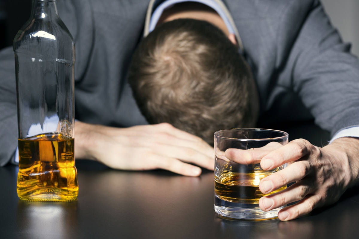 Jak se mění vliv alkoholu na fyzické a duševní zdraví ve věku od 20 do 70 let.
