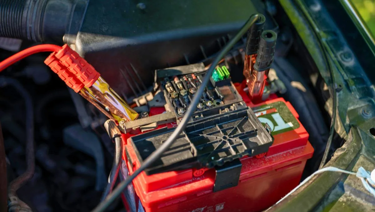 Jak připojit kabely k bateriím: účinný způsob, jak zabránit poškození a prodloužit jejich životnost