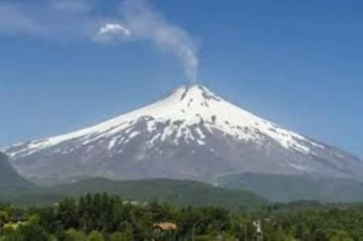 Chaos v Asii: vybuchuje největší sopka v zemi