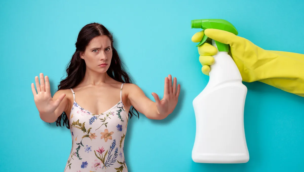 Neodstranitelné skvrny: jak odstranit zbytky make-upu z oblečení pomocí domácích prostředků