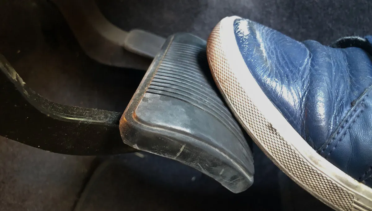 Co znamená vibrace volantu automobilu a proč je to problém?