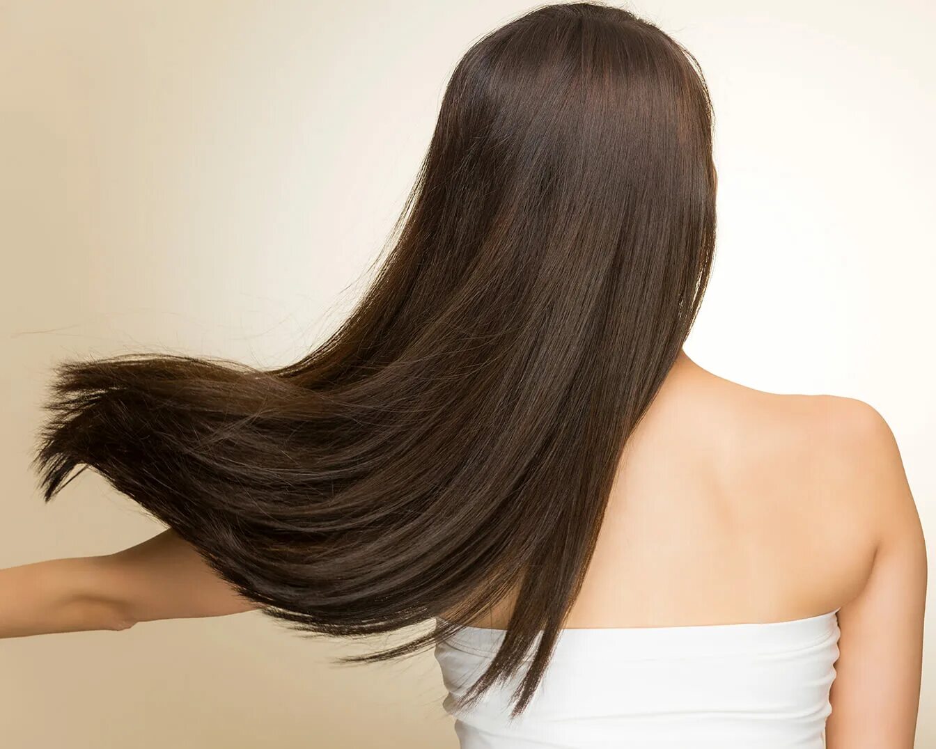 Tato japonská technika stimuluje růst vlasů lépe než kondicionéry. Používejte ji pokaždé, když si myjete vlasy.