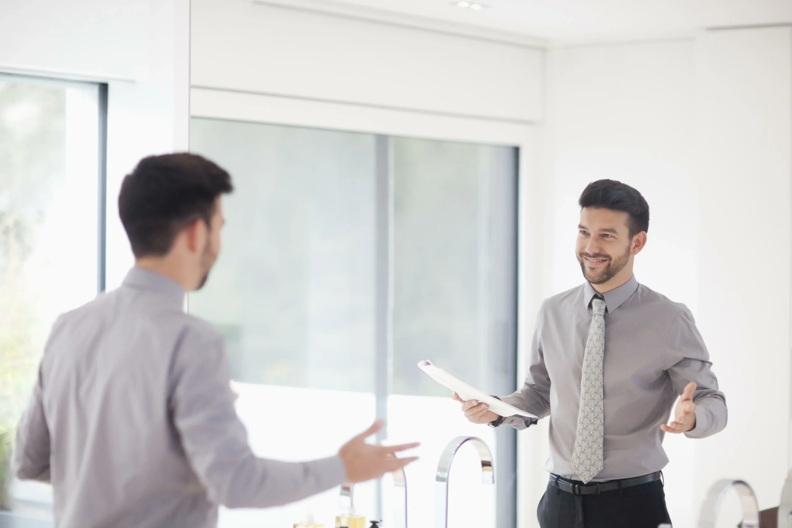 Co znamená, když člověk hlasitě mluví sám se sebou, z pohledu psychologie