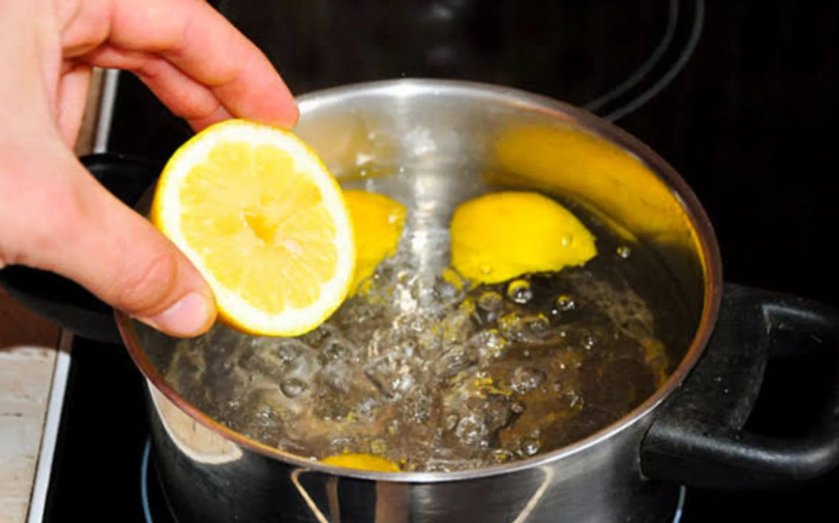 Vaření citronové kůry s bobkovým listem doma: k čemu to je dobré a jaké jsou výhody
