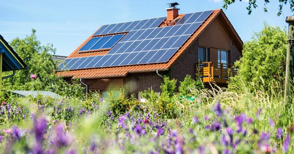 Rodina chtěla žít pouze s využitím solárních baterií, studniční vody a zahrady. Dokud jim soud nevzal děti.