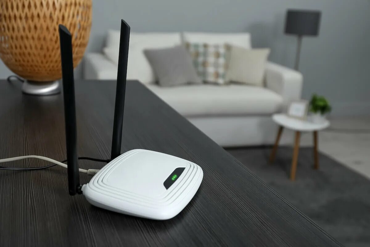 Proč byste neměli umisťovat Wi-Fi router v blízkosti mikrovlnných trub, praček, ledniček a dalších domácích spotřebičů.