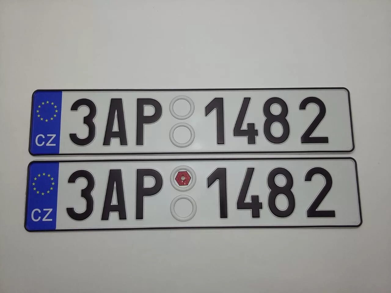 Dvojí podvod: když podvodníci zkopírují poznávací značku vašeho vozidla